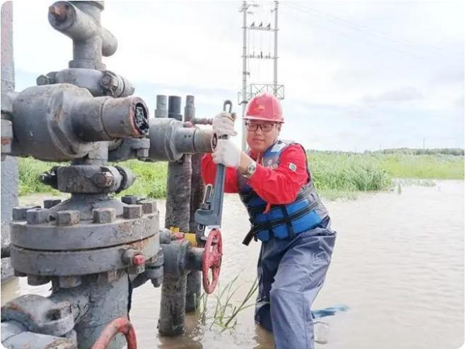 險(xiǎn)不除、人不休，水不降、人不退！大慶油田朝陽溝油田全力迎戰(zhàn)防汛“大考”